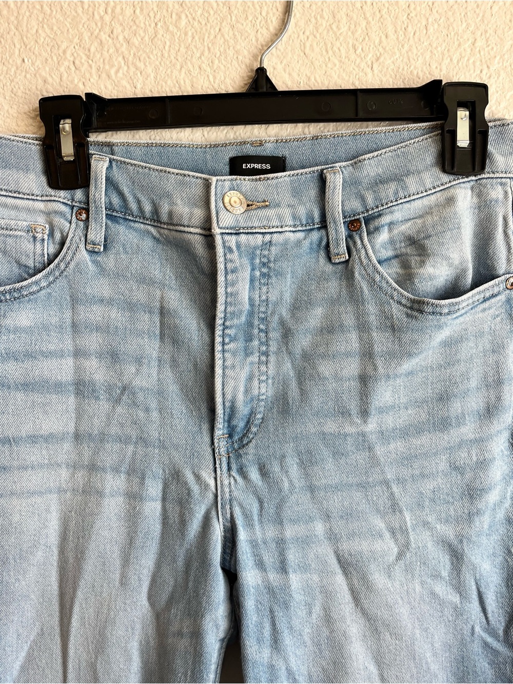 Express Jeans - Picture 2 of 3